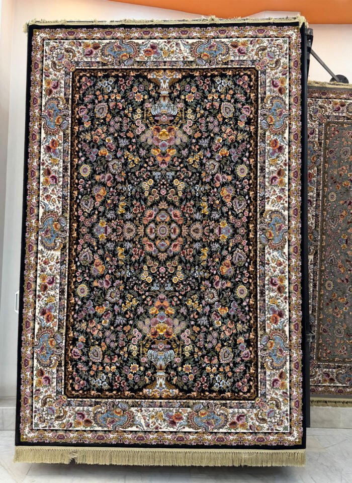 Avinaar, Black