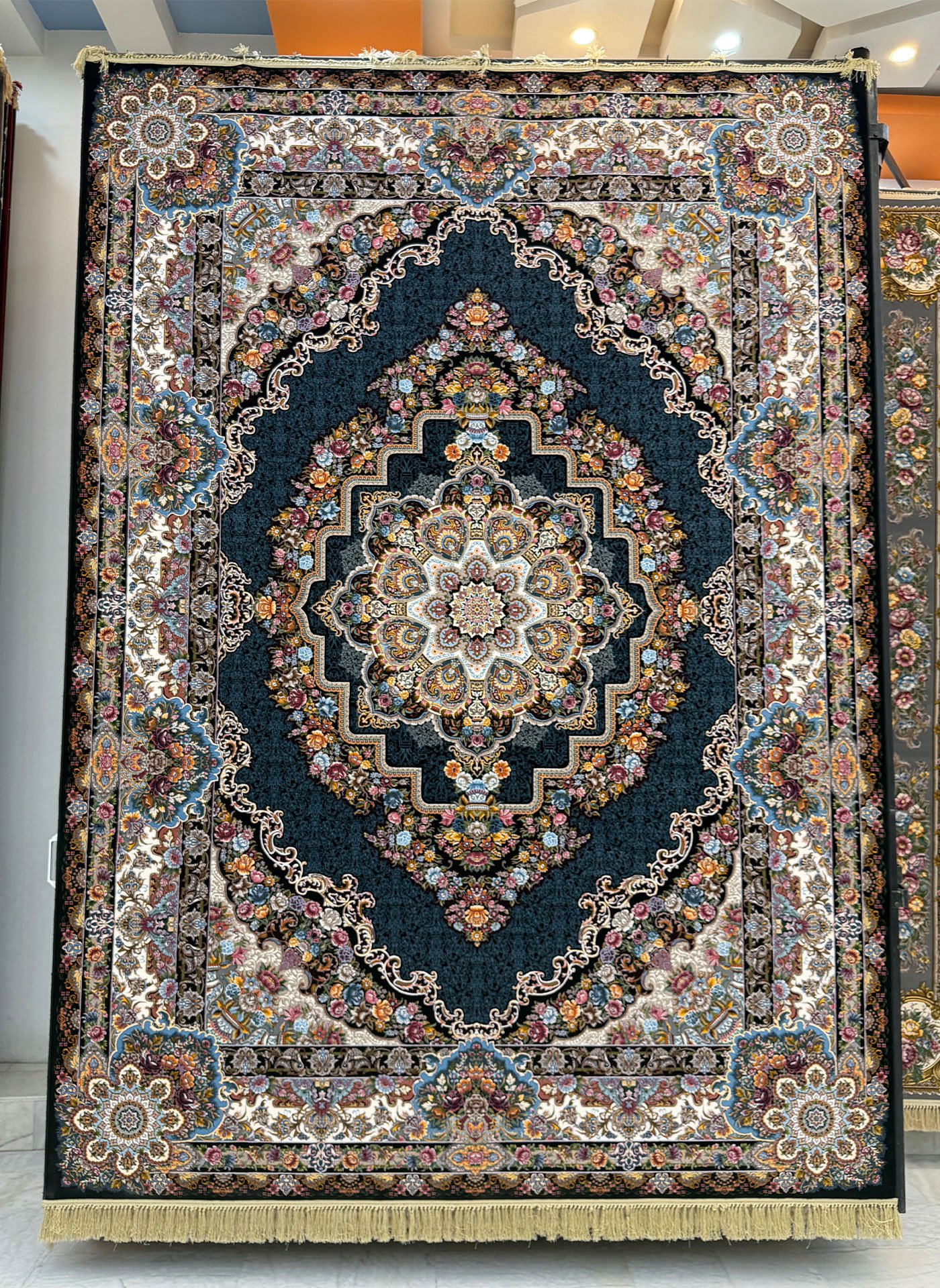 Gullnaz, Black