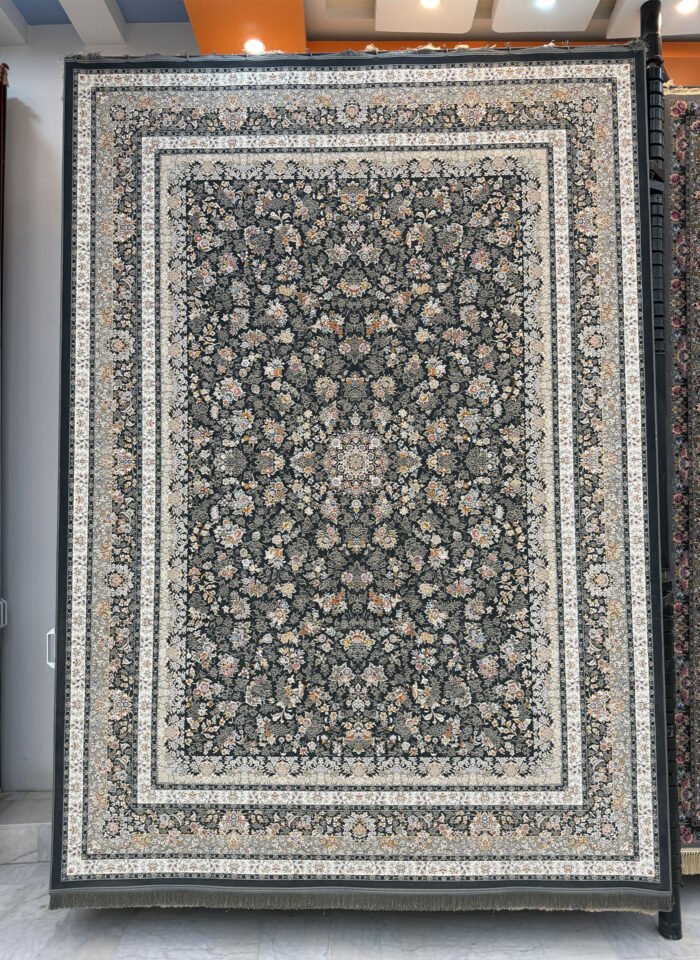 Shah Dukhth, Grey