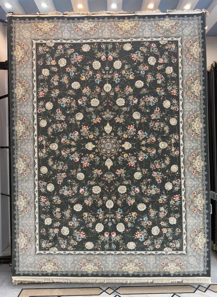Pariya, Grey